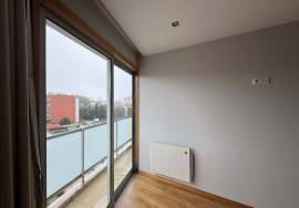 3 bedroom apartment in Rua de Monsanto for rent with terrace and balcony