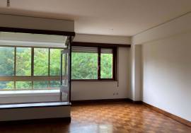 4 bedroom apartment for rent next to the Fluvial