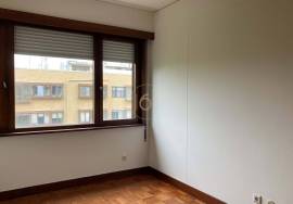 4 bedroom apartment for rent next to the Fluvial