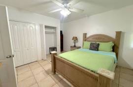 RH-322 Beautifully Maintained 2 bed 1 bath Apartment, Belle Vue