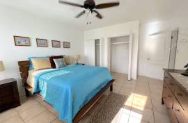 RH-322 Beautifully Maintained 2 bed 1 bath Apartment, Belle Vue