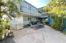 RH-322 Beautifully Maintained 2 bed 1 bath Apartment, Belle Vue