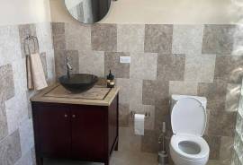 RH-156 Stylish & Spacious 2 bed Apt, Fahie Hill