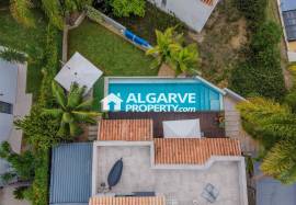 Renovated 4 bed Villa with Pool Just 20 Minutes from Vilamoura Marina