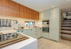 Renovated 4 bed Villa with Pool Just 20 Minutes from Vilamoura Marina