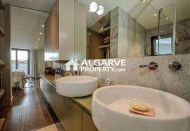 Renovated 4 bed Villa with Pool Just 20 Minutes from Vilamoura Marina