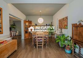 Renovated 4 bed Villa with Pool Just 20 Minutes from Vilamoura Marina