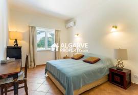 Charming four bedroom semidetached villa in Vilamoura Charming four bedroom semidetached villa in Vilamoura