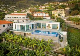 Dream 3-Bedroom Villa in Arco da Calheta: A Luxury Oasis with Stunning Sea Views Dream 3-Bedroom Villa in Arco da Calheta: A Luxury Oasis with Stunning Sea Views
