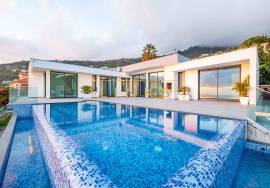 Dream 3-Bedroom Villa in Arco da Calheta: A Luxury Oasis with Stunning Sea Views Dream 3-Bedroom Villa in Arco da Calheta: A Luxury Oasis with Stunning Sea Views