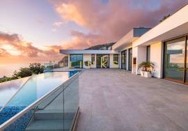 Dream 3-Bedroom Villa in Arco da Calheta: A Luxury Oasis with Stunning Sea Views Dream 3-Bedroom Villa in Arco da Calheta: A Luxury Oasis with Stunning Sea Views