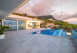 Dream 3-Bedroom Villa in Arco da Calheta: A Luxury Oasis with Stunning Sea Views Dream 3-Bedroom Villa in Arco da Calheta: A Luxury Oasis with Stunning Sea Views