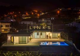 Dream 3-Bedroom Villa in Arco da Calheta: A Luxury Oasis with Stunning Sea Views Dream 3-Bedroom Villa in Arco da Calheta: A Luxury Oasis with Stunning Sea Views