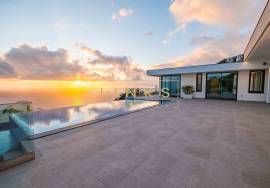 Dream 3-Bedroom Villa in Arco da Calheta: A Luxury Oasis with Stunning Sea Views Dream 3-Bedroom Villa in Arco da Calheta: A Luxury Oasis with Stunning Sea Views
