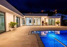 Dream 3-Bedroom Villa in Arco da Calheta: A Luxury Oasis with Stunning Sea Views Dream 3-Bedroom Villa in Arco da Calheta: A Luxury Oasis with Stunning Sea Views