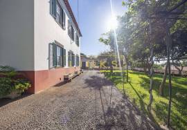 Historic 1893 Quinta with Expansive Gardens and Investment Potential – Funchal