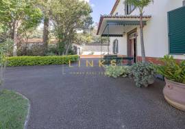 Historic 1893 Quinta with Expansive Gardens and Investment Potential – Funchal