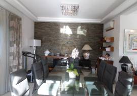 Spacious 4-bedroom villa with swimming pool and 7,500 m² plot located in Cerro de Alfeição, five minutes from Loulé.