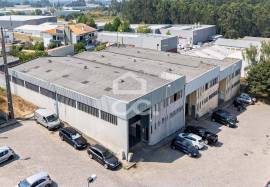 Warehouse for sale in the center of Nogueira da Maia