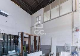 Warehouse for sale in the center of Nogueira da Maia Warehouse for sale in the center of Nogueira da Maia
