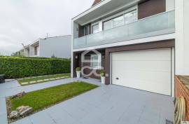 3 Bedroom Corner Townhouse in Ribeirão Preto