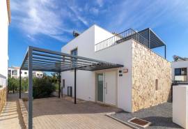 Carvoeiro - 3-Bedroom high-quality villa in a gated garden community