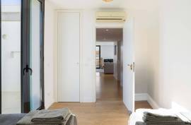 Tavira – 2-bedroom modern top-floor apartment with large terraces, pool and garage