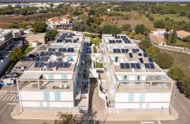 Tavira – 2-bedroom modern top-floor apartment with large terraces, pool and garage