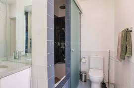 Tavira – 2-bedroom modern top-floor apartment with large terraces, pool and garage