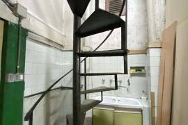 Gated garage plot with mezzanine and washbasin – 38 m² + additional 16 m²