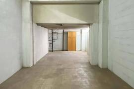 Gated garage plot with mezzanine and washbasin – 38 m² + additional 16 m²