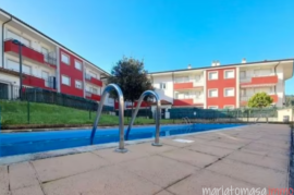 Charming renovated apartment with pool and garage 10 minutes from Laredo beach