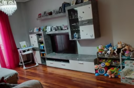 Charming renovated apartment with pool and garage 10 minutes from Laredo beach