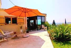 Elegant And Charming Villa With 145 M2 Of Living Space On A 1675 M2 Landscaped Plot With Exceptional Views