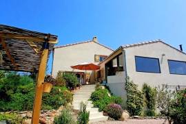 Elegant And Charming Villa With 145 M2 Of Living Space On A 1675 M2 Landscaped Plot With Exceptional Views