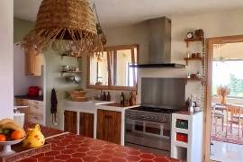 Elegant And Charming Villa With 145 M2 Of Living Space On A 1675 M2 Landscaped Plot With Exceptional Views