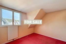 Town House with Neat Garden