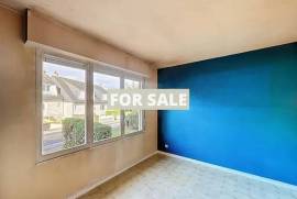 Town House with Neat Garden