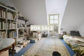 Fully Renovated Town House in Coastal Resort