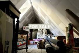 Fully Renovated Town House in Coastal Resort