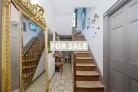 Fully Renovated Town House in Coastal Resort