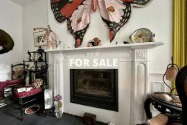 Fully Renovated Town House in Coastal Resort