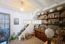 Fully Renovated Town House in Coastal Resort