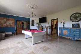 Detached Country Villa with Pool and Open Views