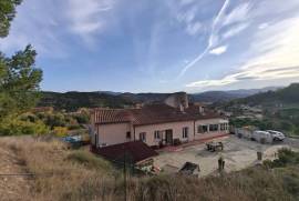 Detached Country Villa with Pool and Open Views