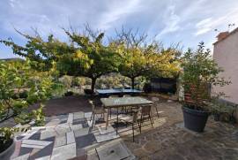 Detached Country Villa with Pool and Open Views