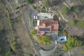 Detached Country Villa with Pool and Open Views