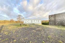 Detached Country House with Outbuilding