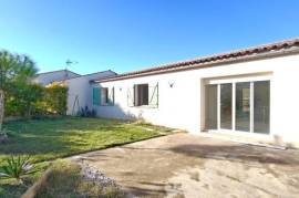 Traditional House with Garden