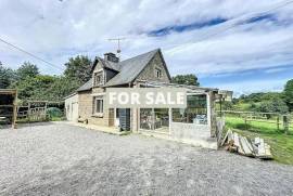 Detached Country House with Outbuilding